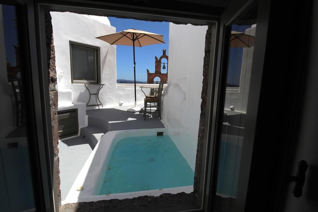 Astrea Suites "Ostria Cave Villa-Outdoor Jacuzzi" Oía Exterior foto